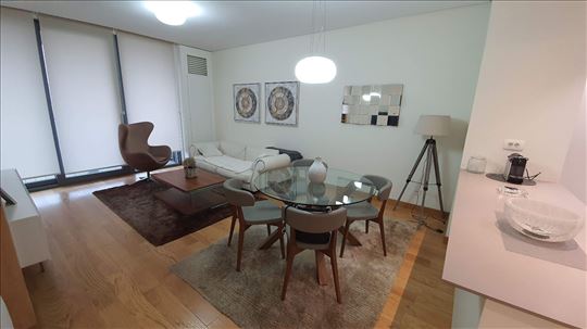 BW Residence- 2.0 lux sa garažnim mestom