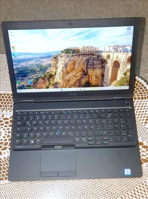 Dell laptop Latitude 5580 i5 6300u 8/256gb 15.6