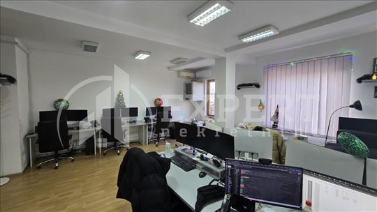 Izdaje se poslovni prostor u centru grada!