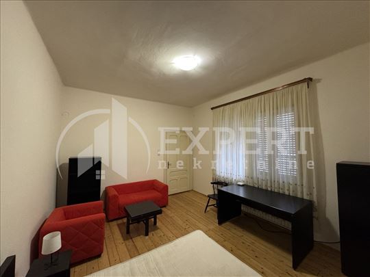 Izdaje se stan u centru grada!