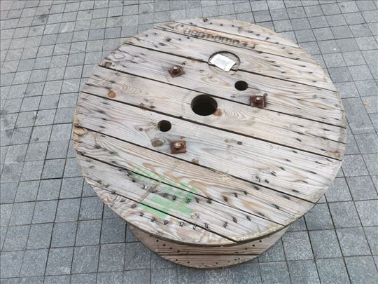 Kalem drveni okrugli za sto