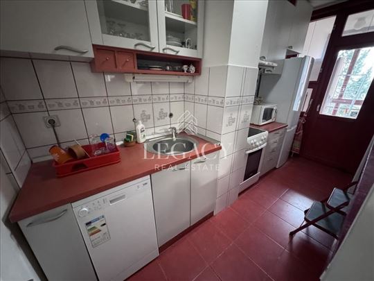 Namešten, odlična lokacija, odmah useljiv ID#1200