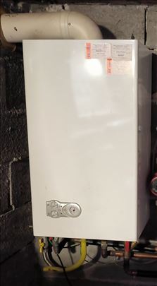 Polovan fasadni kombin. gasni kotao Ferolli 32kW
