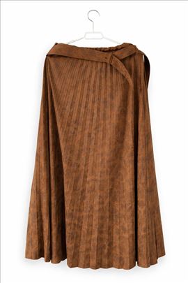 Smeđa plisirana suknja sa pojasom  