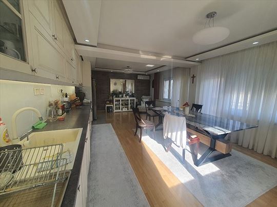 Boleč - izuzetna prilika (snimak dronom na upit)