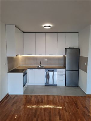 Četvorosoban nov stan B.P.Pavla 650e sa parkingom