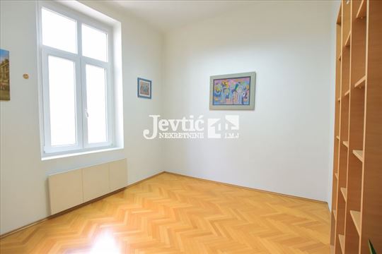 Četvorosoban stan kod Botaničke bašte