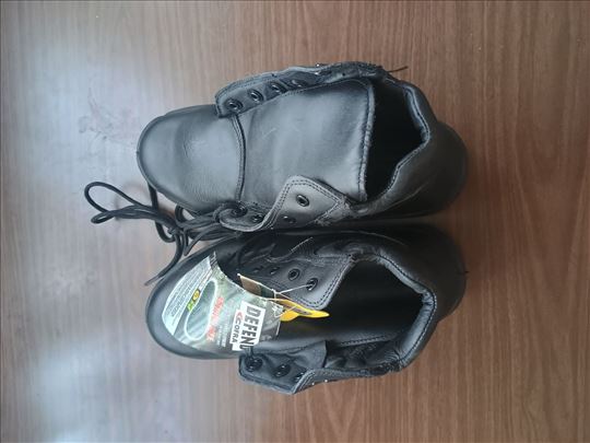 Crne defend cipele Cofra