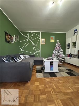 Dvosoban stan - Nova Detelinara