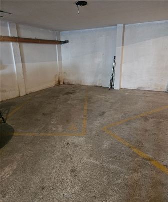 Garažno mesto 16m2 u nivou prizemlja