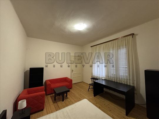 Izdaje se stan u centru grada!