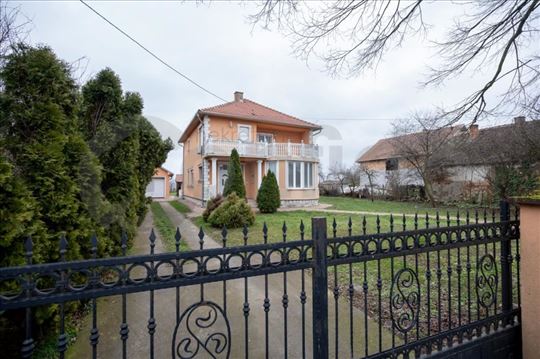 Luksuzna vila na 18,7 ari + garaža ID#1327