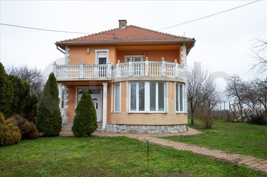 Luksuzna vila na 18,7 ari + garaža ID#1327