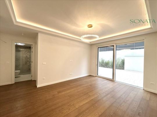 Moderan stan dvorištem, Old Town Regency