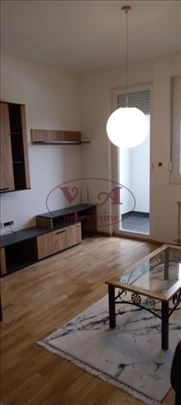 Novi Sad, Petrovaradin, lepa garsonjera na dobroj