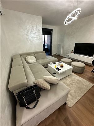 Novogradnja, nov nameštaj, garazno mesto