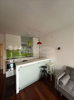 Odličan renoviran stan