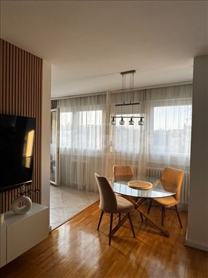 Renoviran stan 37. blok Novi Beograd