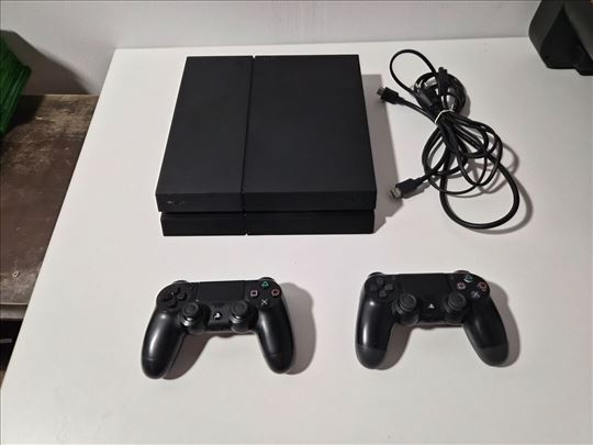 Sony PlayStation 4 sa 2 kontrolera - Odlican