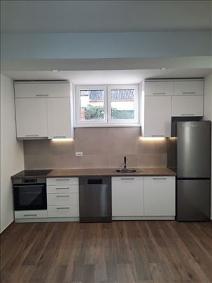 Trosoban nov polunamešten B.P.Pavla 350e