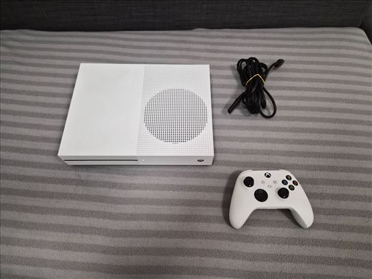 Xbox One S 1TB - Odlican