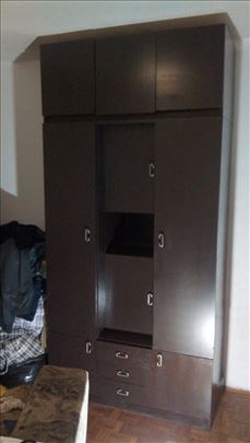 za spavaću sobu velik orman drvo