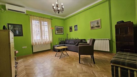 2.0 stan sa dvorištem na Vračaru