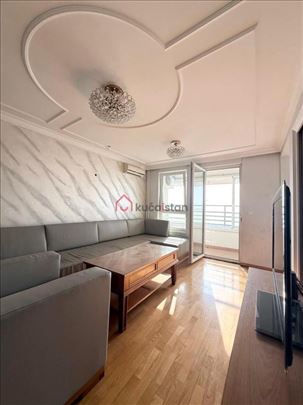 Belvil. Spacious, Sunny with 2 Garage included