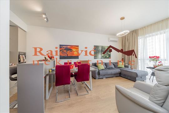 BW BW, Luks, 4.0-soban, namešten!