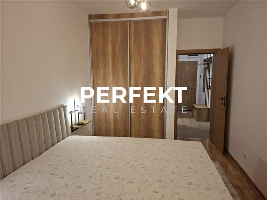 Centar, novogradnja, dvosoban namešten