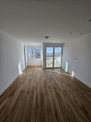 Fantastičan stan sa garažnim mestom - blok 23 ID#1