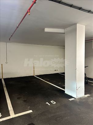 Izdajem garažu sa auto-liftom – Vračar            