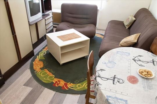 Jednosoban stan,23m2,Petrovaradinsko Podgrađe,Vlad