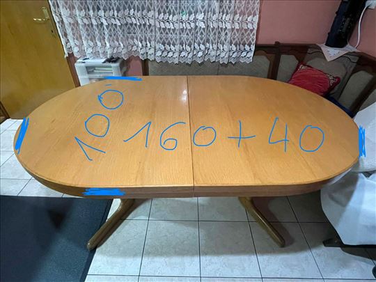 Kuhinjski sto sa ugaonom klupom