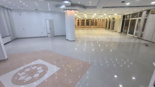 Moderan poslovni prostor Banovo Brdo946 m² parking