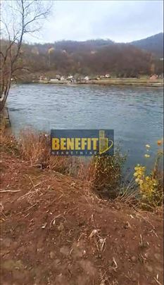 Plac uz Drinu - Crnča, 30.53 ara