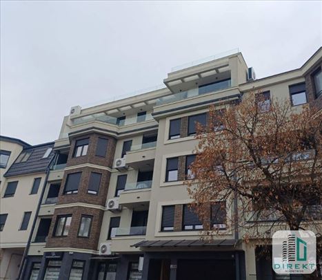 Stan sa tri ostave i dva garažna mesta