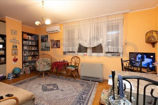 Svetao i prostran 2.5 stan u Prvomajskoj ulici ID#