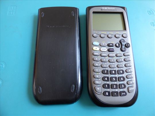 Texas Instruments TI-89 Titanium - grafički kalk.