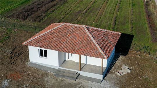 Topola Donja Trešnjevica 73m2 13 ari