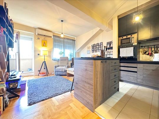 Vojvode Vlahovića, dvoiposoban, uknjižen + parking