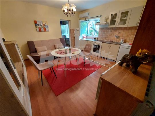 Izdajem namesten stan u Zarkovu 37 m2