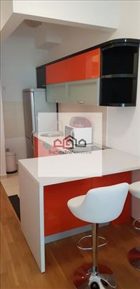 Liman 3 Jednoiposoban Stan 350 Eura