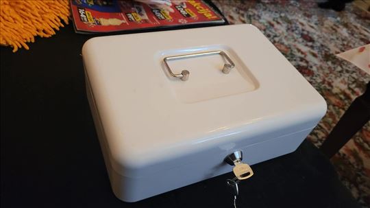 Metalna sef kaseta sa 2 ključa