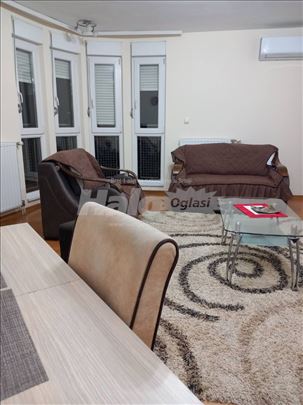 Namesten stan sa parking mestom 