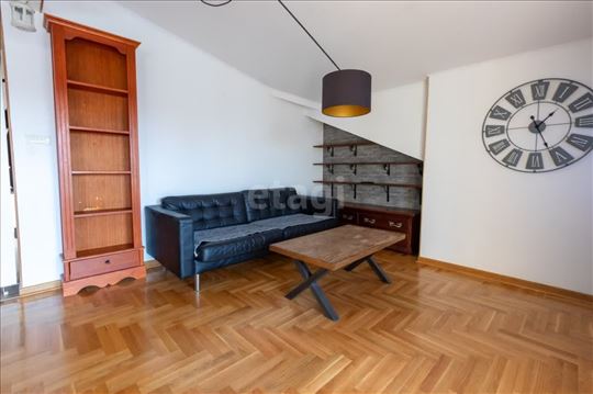 Namesten, trosoban stan