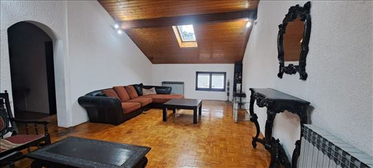 Petlovo brdo kuća u nizu