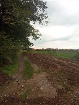 Plac za izgradnju 1000 m2 - naselje Šumarice, Krag