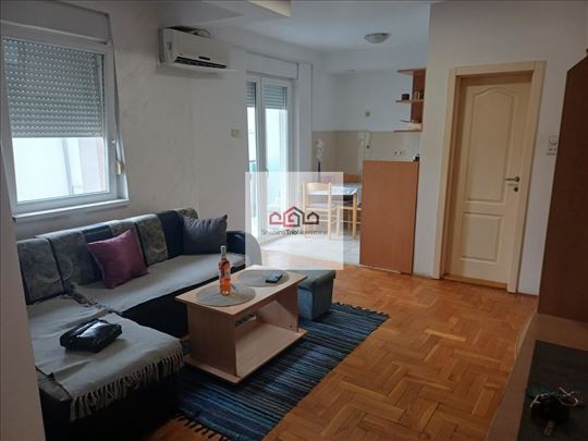 Socijalno Jednoiposoban Stan 330 Eura