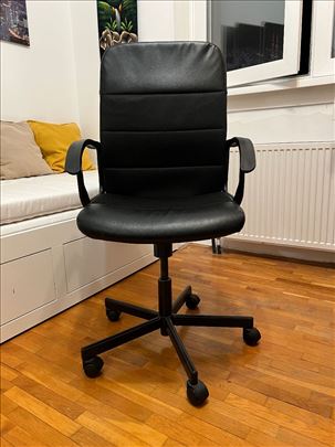 Stolica za pisaci sto